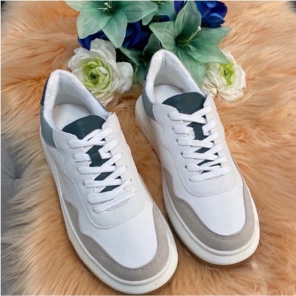 Women’s Lace Up White,Blue,Tan Memory Foam Flora Sneakers NEW! FIRM PERIOD! - Picture 4 of 6